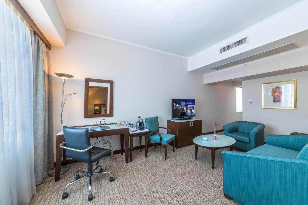 Radisson Blu Ankara Hotel Buitenkant foto